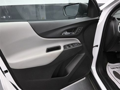 Used 2018 Chevrolet Equinox LS image 13