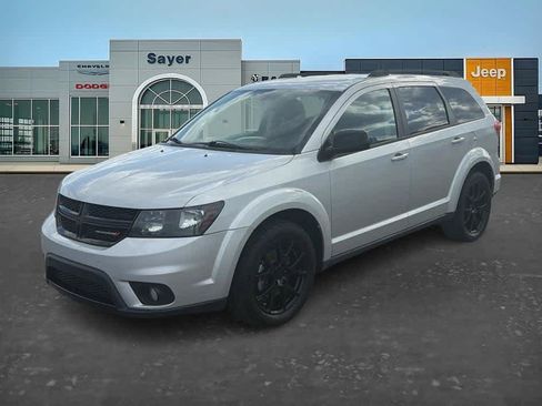 Used 2014 Dodge Journey SXT w/ Flexible Seating Group FWD image 3