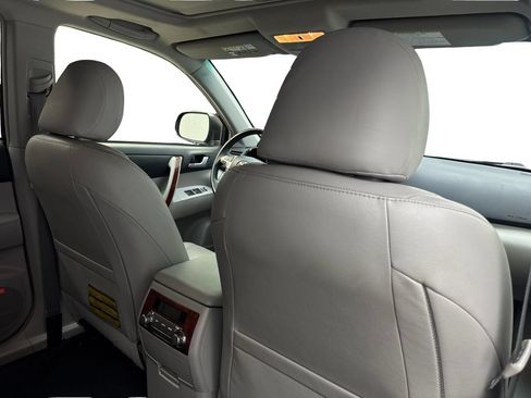 Used 2013 Toyota Highlander Limited AWD/4WD image 46