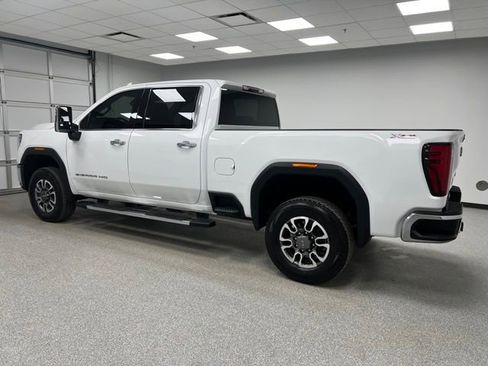 Used 2025 GMC Sierra 3500 SLT image 7