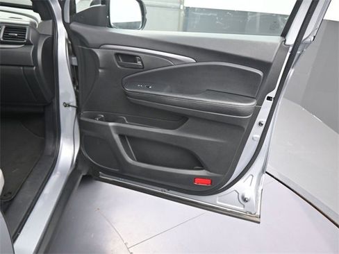 Used 2023 Honda Passport EX-L image 11