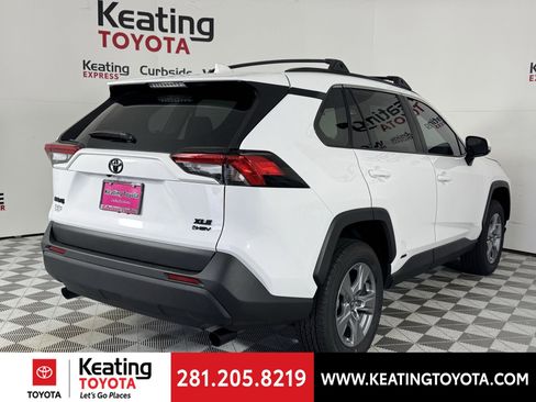 New 2025 Toyota RAV4 XLE image 16