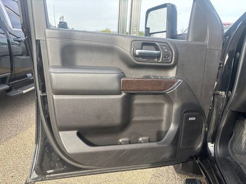 Used 2022 GMC Sierra 3500 Denali w/ Denali Ultimate Package AWD/4WD image 13