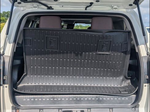 Used 2023 Toyota 4Runner Limited AWD/4WD image 23