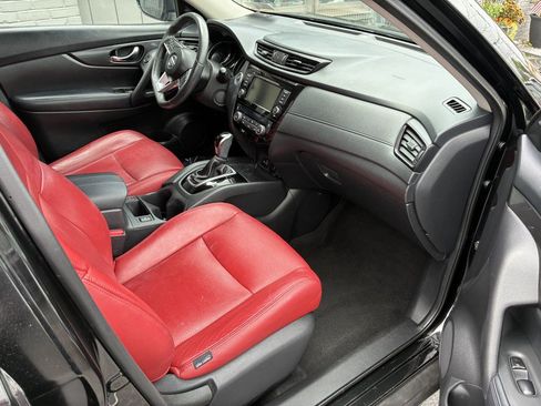 Used 2018 Nissan Rogue SV FWD image 20