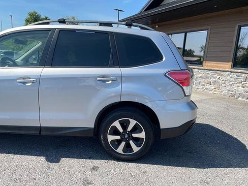Used 2017 Subaru Forester 2.5i w/ Alloy Wheel Package AWD/4WD image 2