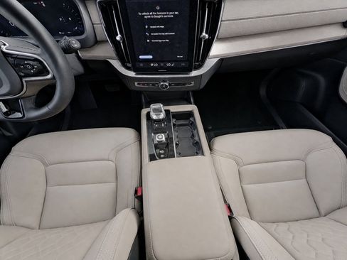 Certified 2026 Volvo XC90 B6 Plus AWD/4WD image 13