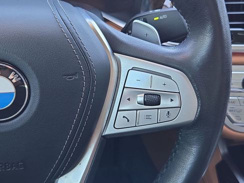 Used 2022 BMW 750i xDrive image 23