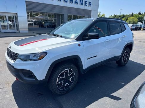 Used 2026 Jeep Compass Trailhawk AWD/4WD image 5