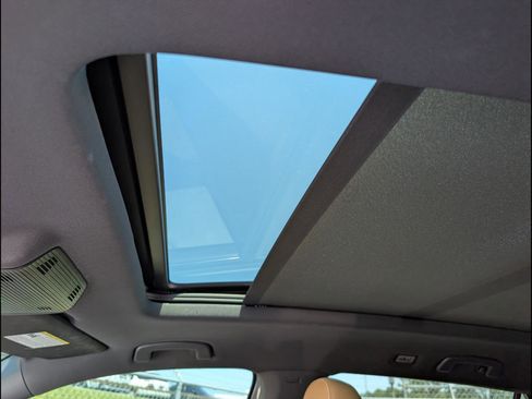 Used 2025 Volkswagen Atlas Cross Sport SEL R-Line image 12