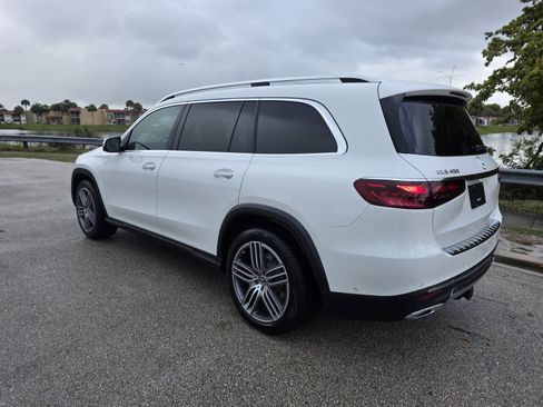 Used 2024 Mercedes-Benz GLS 450 4MATIC image 2
