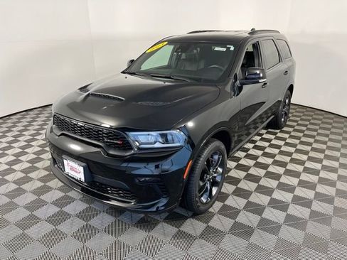 Used 2023 Dodge Durango GT image 3