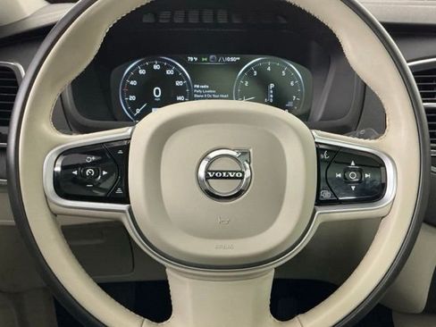 Used 2020 Volvo XC90 T5 Momentum FWD image 10