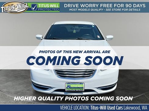 Used 2014 Chrysler 200 Touring FWD image 3