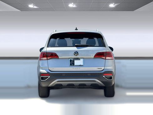 Used 2024 Volkswagen Taos SE AWD/4WD image 10
