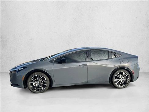 Certified 2025 Toyota Prius XLE image 8