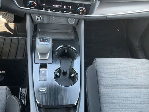 Used 2023 Nissan Rogue SV image 24