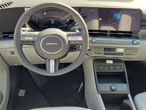 New 2025 Hyundai Kona SEL image 3