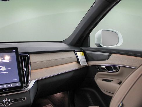 Used 2026 Volvo XC90 B5 Plus w/ Protection Package Premier AWD/4WD image 23