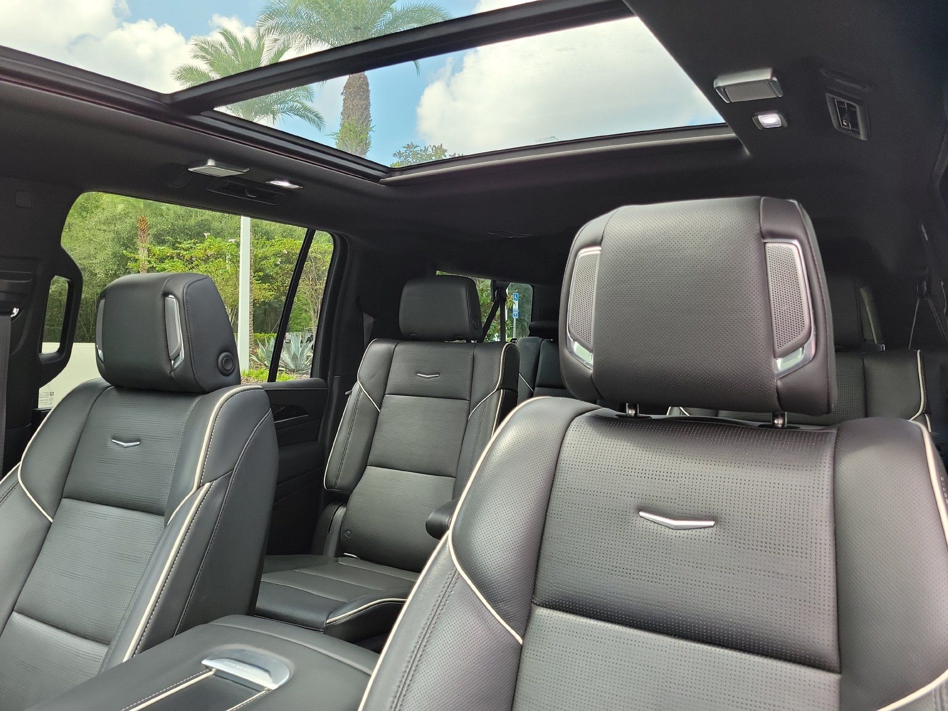 Used 2022 Cadillac Escalade ESV Sport w/ Touring Package AWD/4WD image 29
