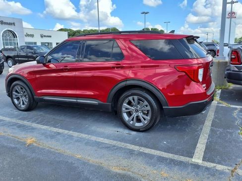 Used 2021 Ford Explorer XLT w/ Equipment Group 202A image 3