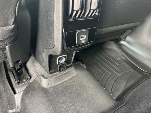 Used 2025 Jeep Compass Sport image 9