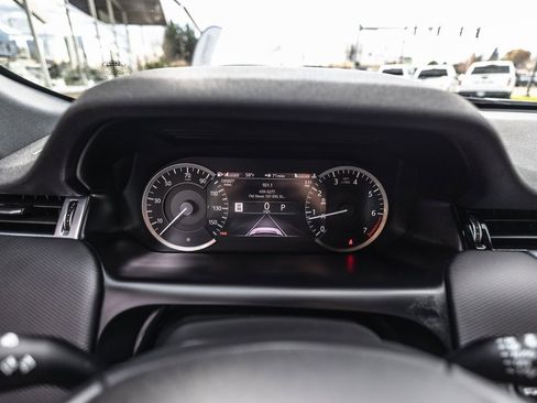 Used 2023 Land Rover Discovery Sport SE R-Dynamic image 11