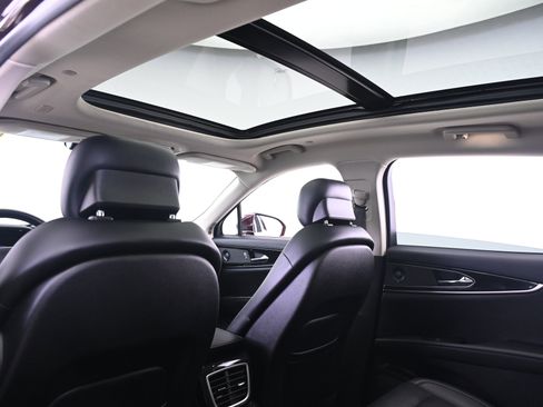 Used 2022 Lincoln Nautilus Reserve w/ Equipment Group 201A image 25