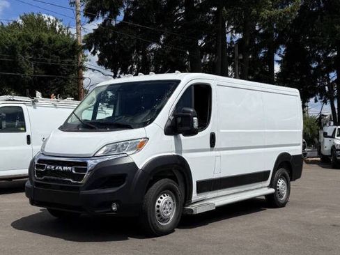 Used 2025 RAM ProMaster 2500 w/ U-Haul Equipment Group FWD image 18