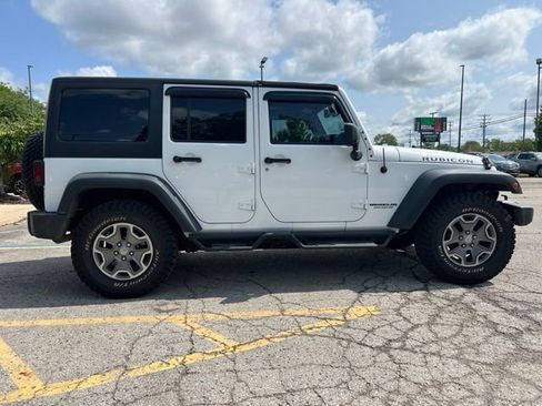 Used 2015 Jeep Wrangler Unlimited Rubicon w/ Connectivity Group AWD/4WD image 6