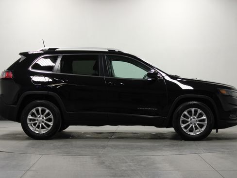 Used 2019 Jeep Cherokee Latitude w/ Popular Appearance Group image 3