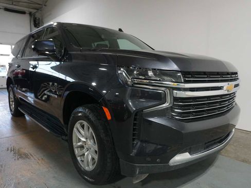 Used 2024 Chevrolet Suburban LT image 5