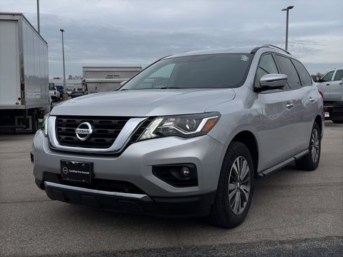 Certified 2020 Nissan Pathfinder SL image 2