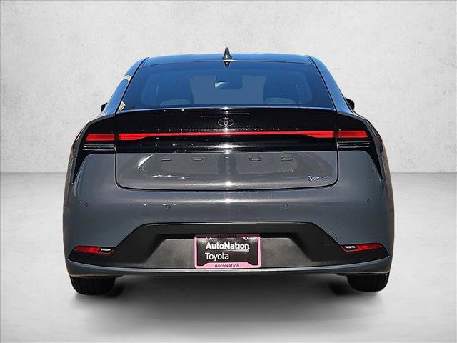 Used 2025 Toyota Prius LE AWD/4WD image 7