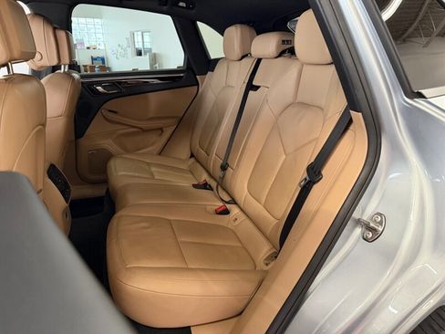 Used 2020 Porsche Macan AWD/4WD image 55