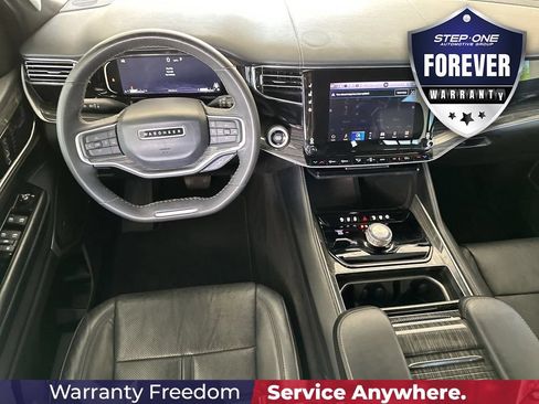 Used 2022 Jeep Wagoneer Series II w/ Premium Group I AWD/4WD image 18