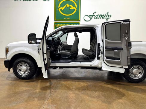 Used 2019 Ford F250 XL w/ Power Equipment Group image 45