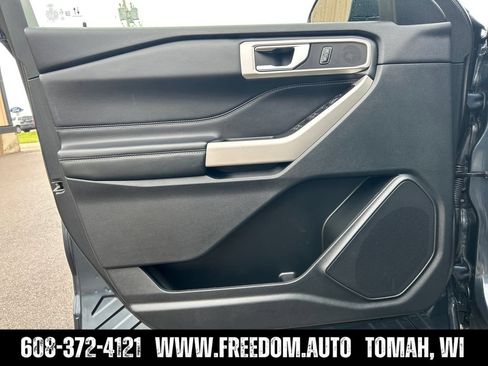 Used 2022 Ford Explorer XLT w/ Equipment Group 202A AWD/4WD image 12