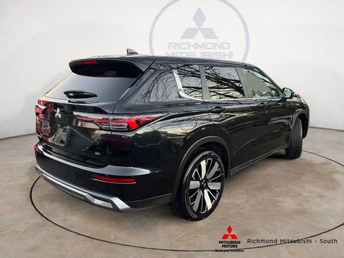 New 2026 Mitsubishi Outlander SE image 3