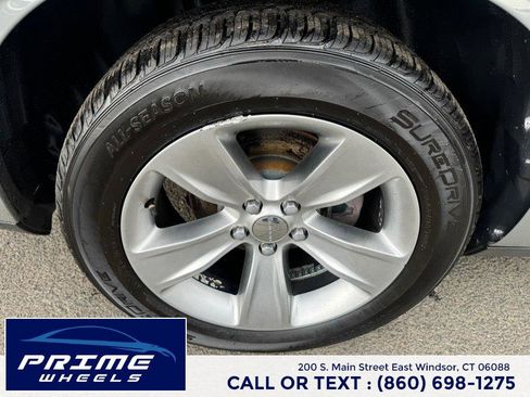 Used 2017 Dodge Challenger SXT w/ Driver Convenience Group image 16