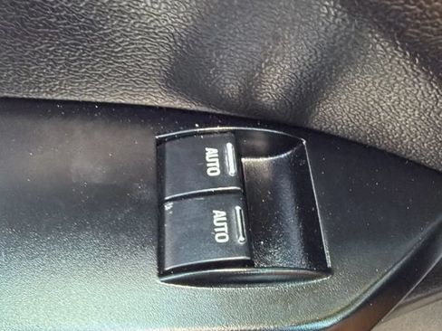 Used 2006 Ford Mustang Coupe RWD image 34