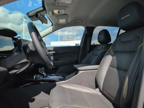 Used 2025 Chevrolet Trax ACTIV image 13