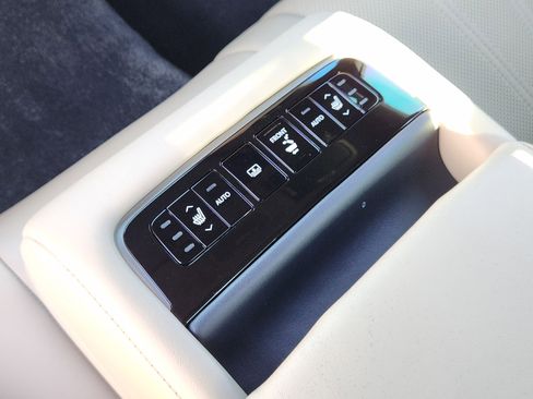 Used 2022 Lexus LS 500 image 36