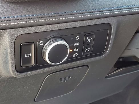 Used 2024 Ford Mustang GT Premium image 17