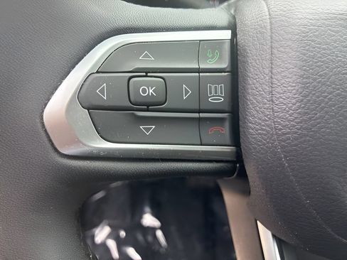 Used 2025 Jeep Compass Limited w/ Elite Group AWD/4WD image 18