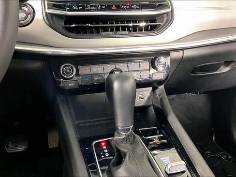 Used 2023 Jeep Compass Limited w/ Elite Group AWD/4WD image 8