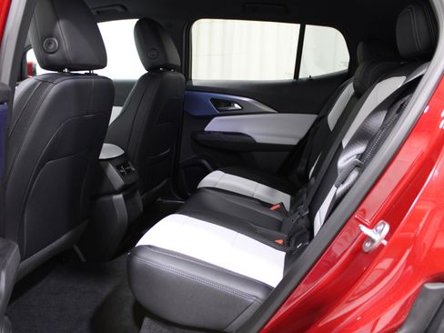 New 2026 Chevrolet Equinox EV LT image 26