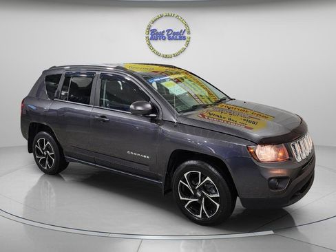 Used 2016 Jeep Compass Latitude image 9