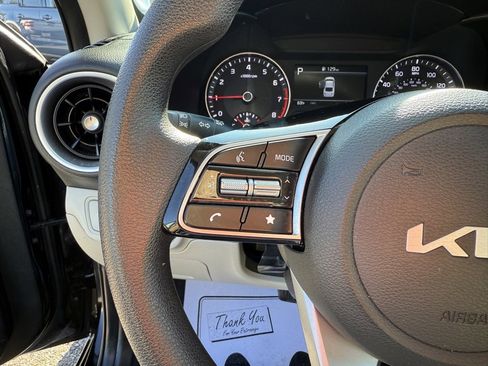 Used 2023 Kia Forte LXS w/ LXS Technology Package image 18