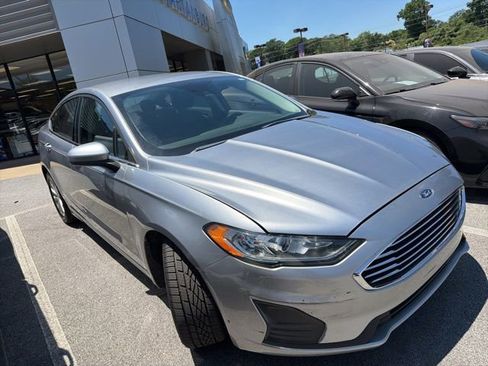 Used 2020 Ford Fusion SE FWD image 1